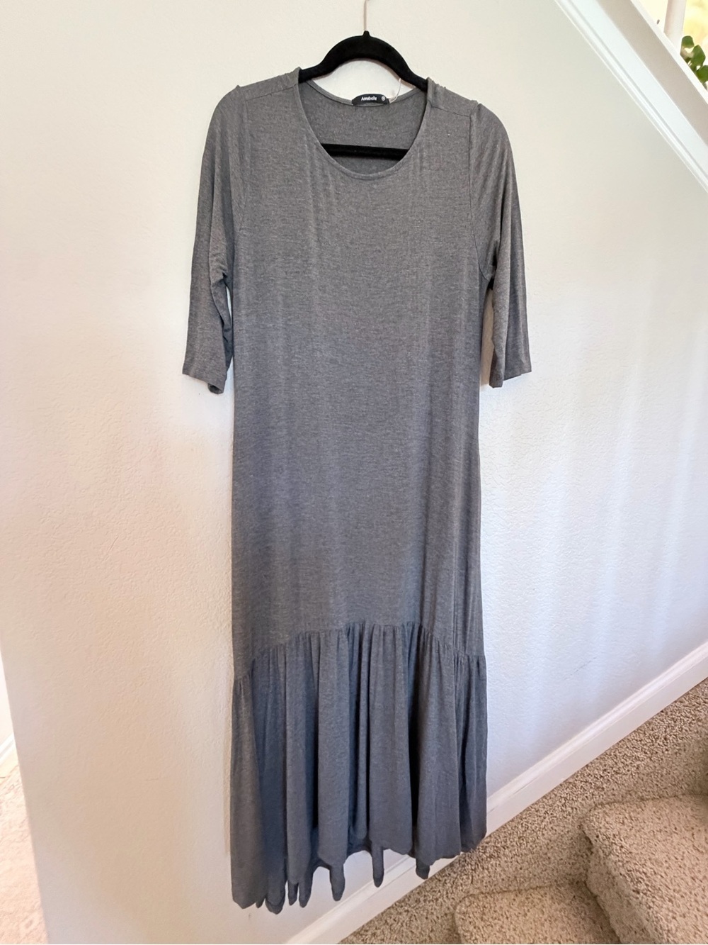 Annabelle Gray Drop Waist Ruffle Hem Midi dress Size medium
